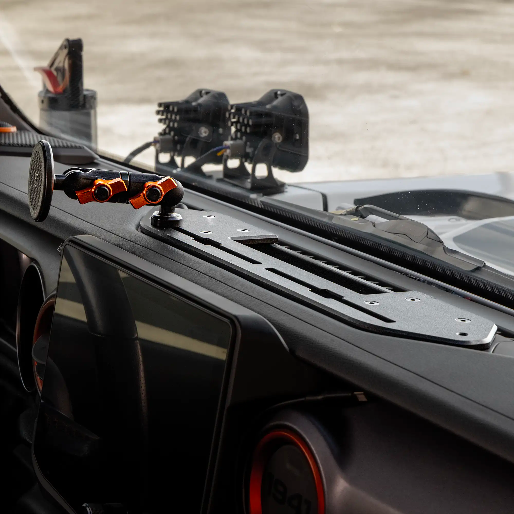 Full Length Jeep Dash Mount With Color Accents and MagSafe Holder